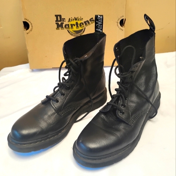 Dr. Martens airwair black leather boots for women size 11 - Picture 1 of 5
